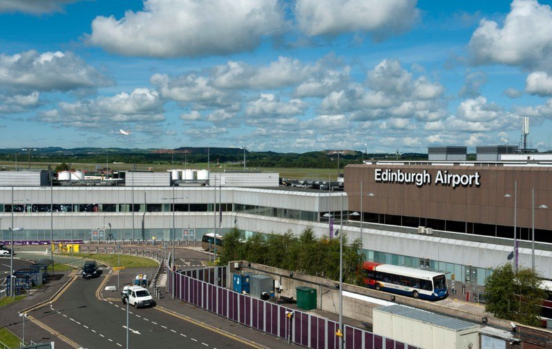 Edinburgh_airport_from_purpletravel_2