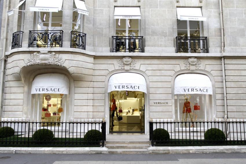 Versace-45-avenue-montaigne-paris-new-store-concept
