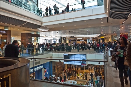 1shopping_centre_people