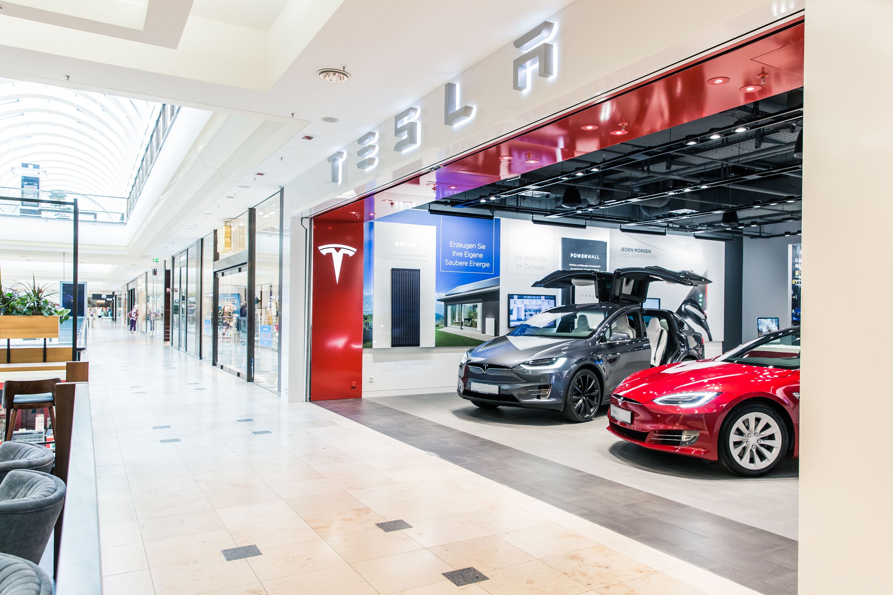 Tesla-store_aez