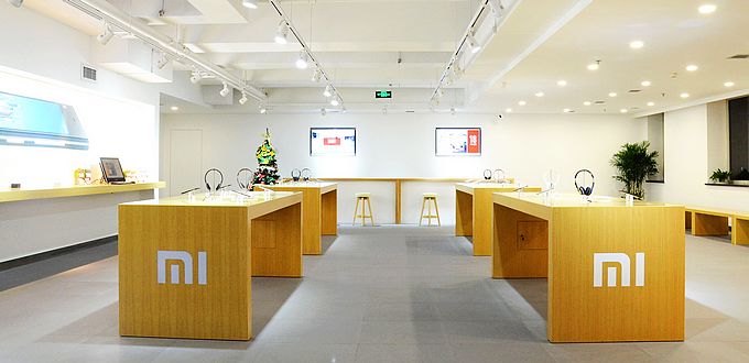 Xiaomi-plans-to-open-1000-stores-to-battle-huawei-photo-03
