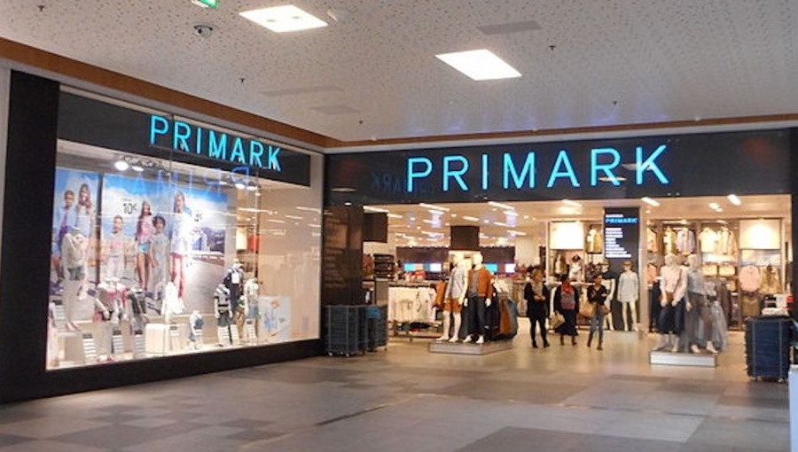 Primark_in_aqua_shopping_centre__portima%cc%83o_cropped
