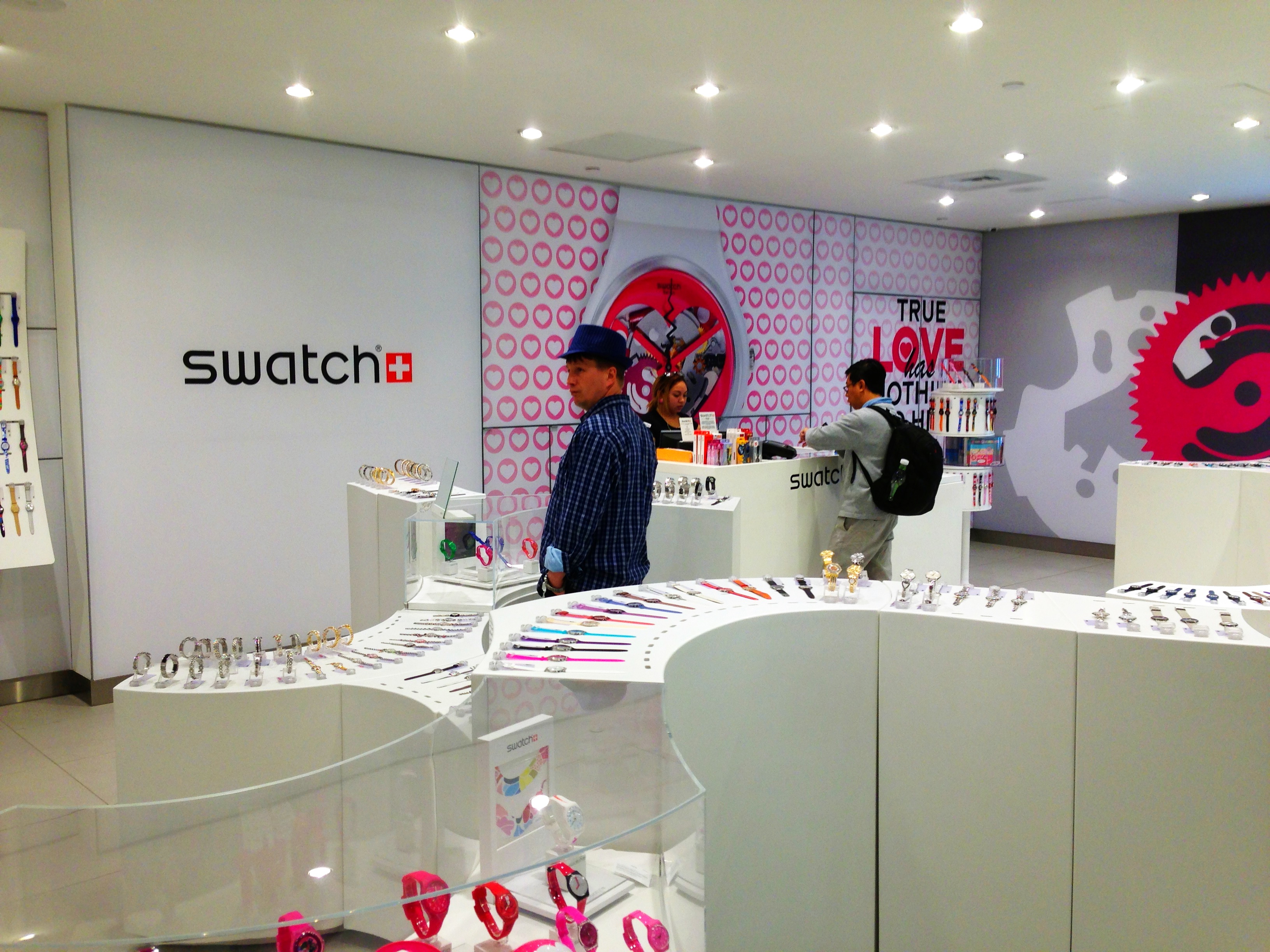 Swatch_store_02